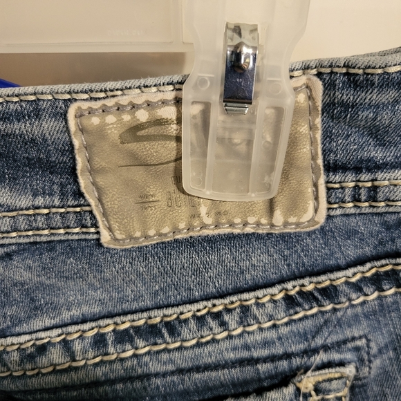 WOMANS SILVER SUKI EMBROIDERED STRAIGHT LEG JEANS SIZE 27 - Picture 7 of 14